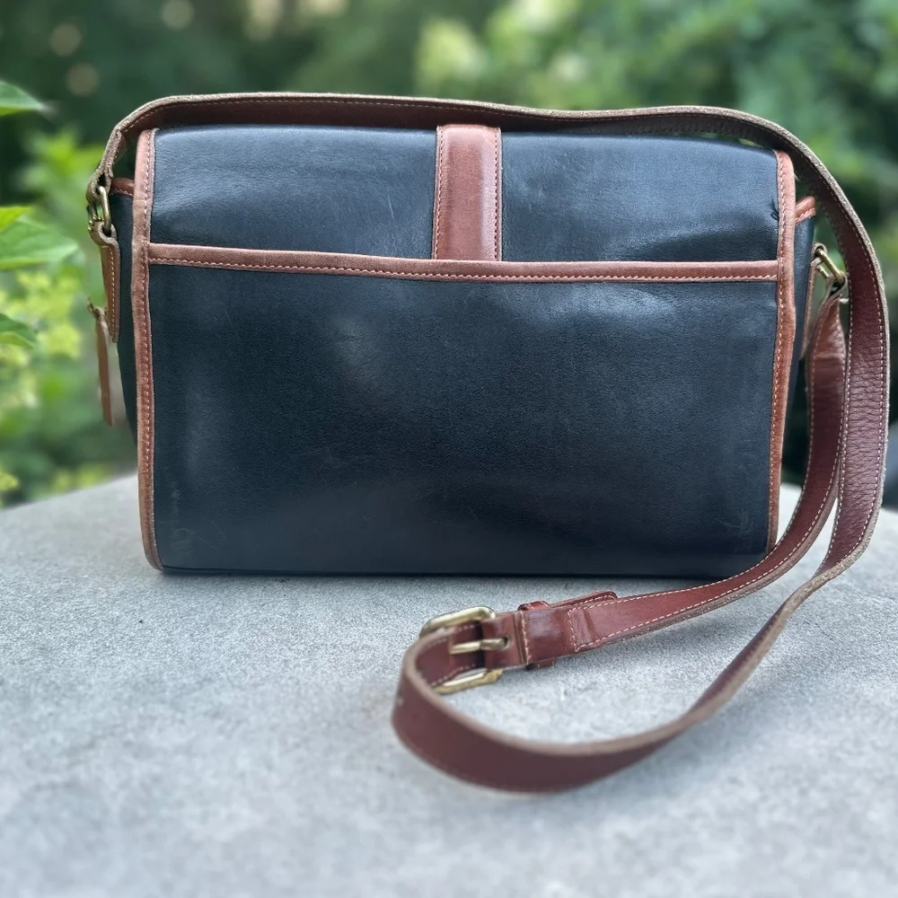 Vintage Coach Crossbody/Shoulder Leather in Black with Brown Trim Handbag